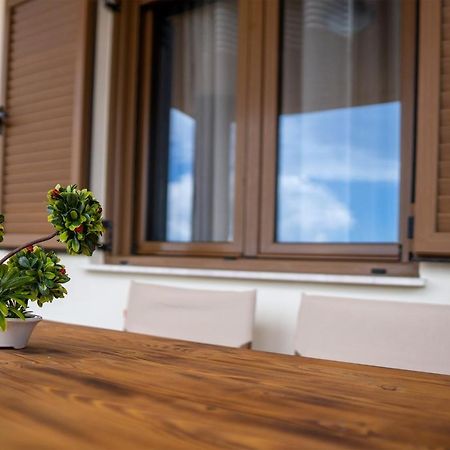 Sea View Apartment Grek Nea 3 Nea Roda Exterior photo