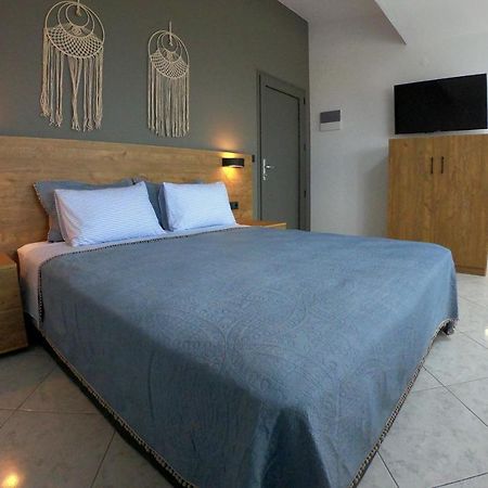 Sea View Apartment Grek Nea 3 Nea Roda Exterior photo